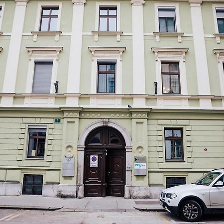 Apartment Center - Kersnikova ลูบลิยานา ภายนอก รูปภาพ