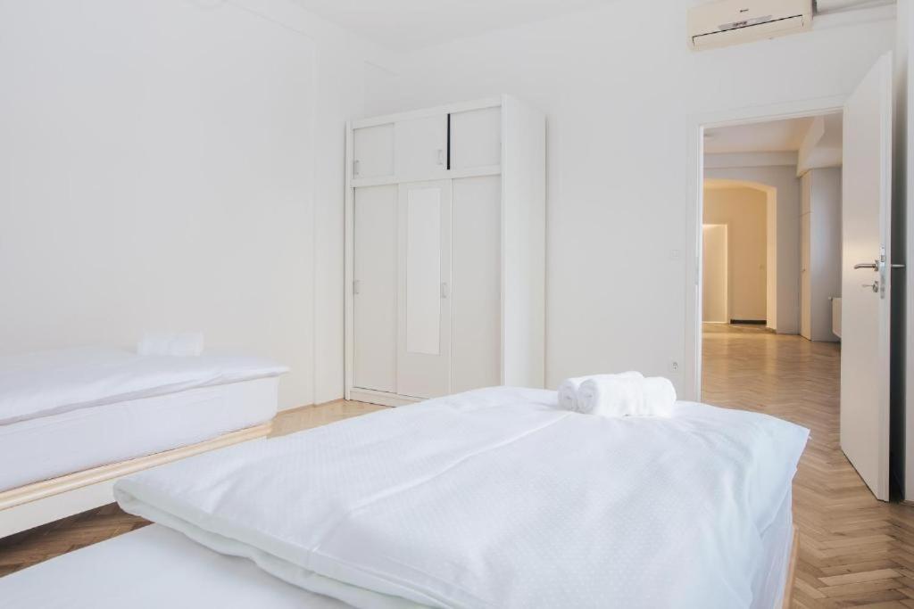 Apartment Center - Kersnikova ลูบลิยานา ภายนอก รูปภาพ