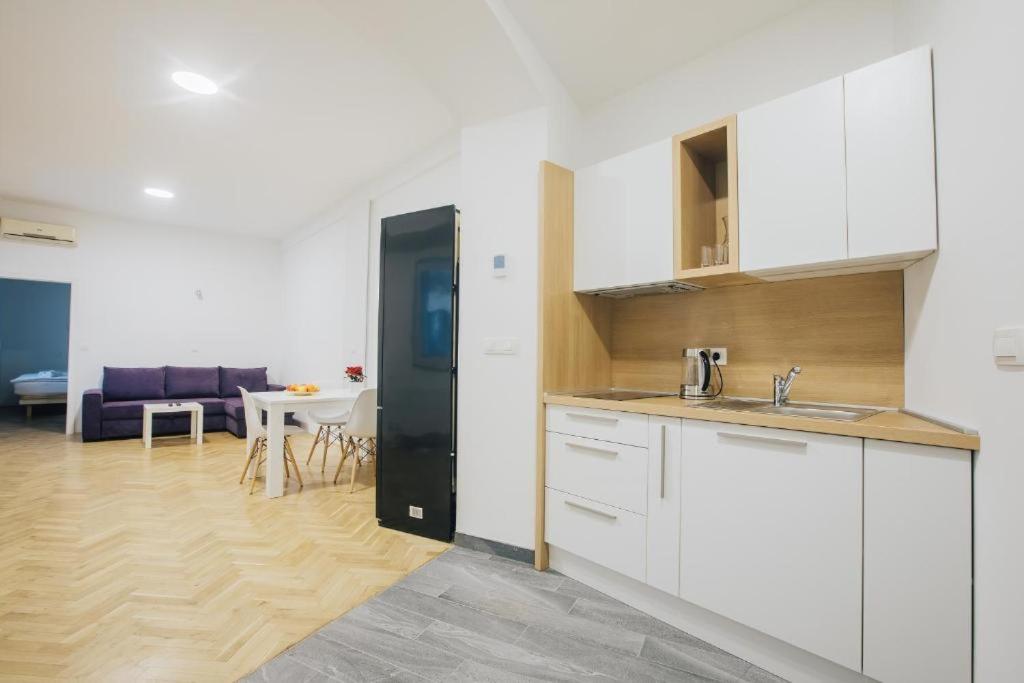 Apartment Center - Kersnikova ลูบลิยานา ภายนอก รูปภาพ
